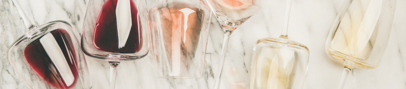Weinverkostung: Rotwein, Rosé und Weißwein Gläser. Weinverkostung: Rotwein, Rosé und Weißwein Gläser.
